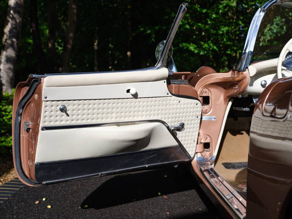 Image 21/36 of Chevrolet Corvette (1956)