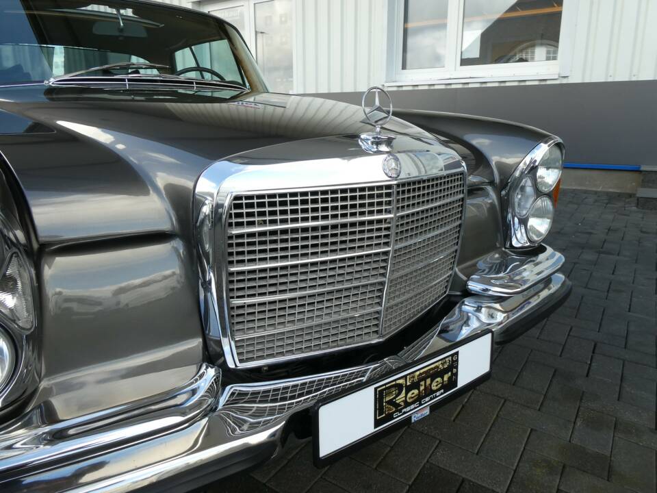 Bild 16/20 von Mercedes-Benz 280 SE 3,5 (1970)