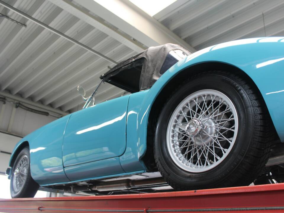 Image 9/50 of MG MGA 1600 (1958)