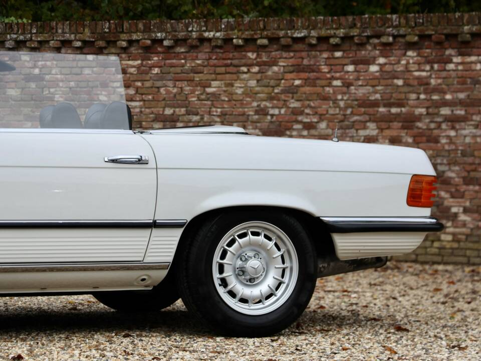 Bild 23/50 von Mercedes-Benz 280 SL (1977)