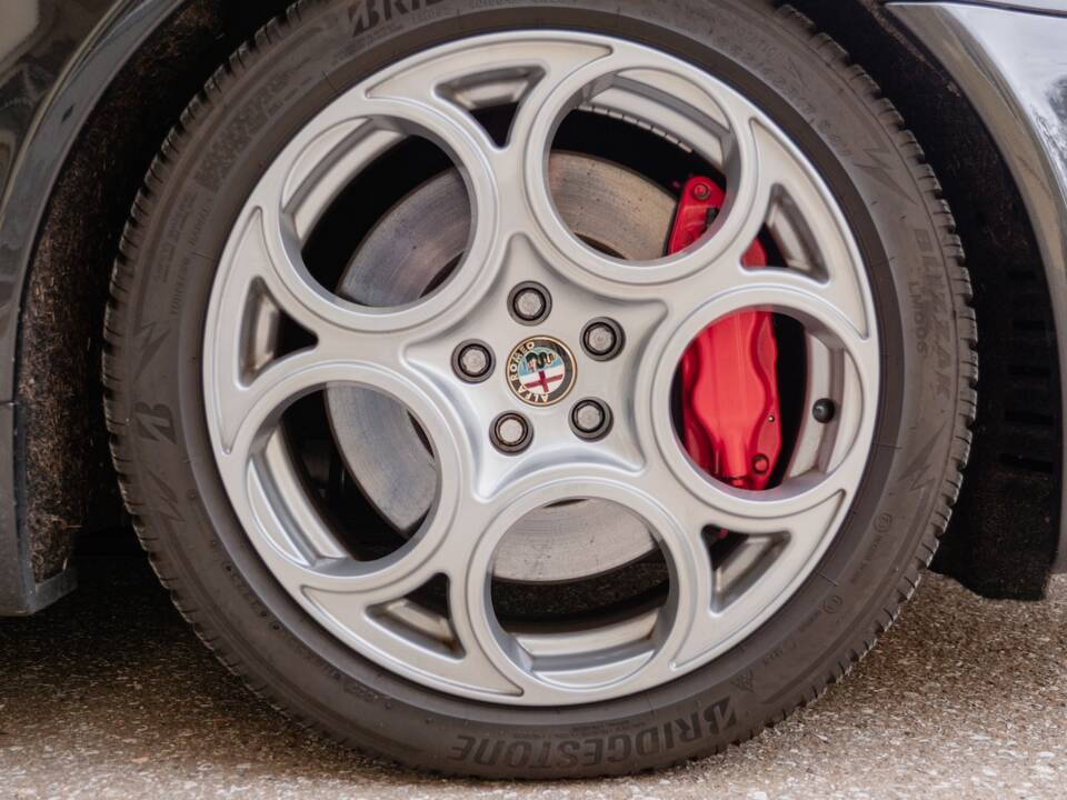 Image 13/60 of Alfa Romeo 147 3.2 GTA (2003)