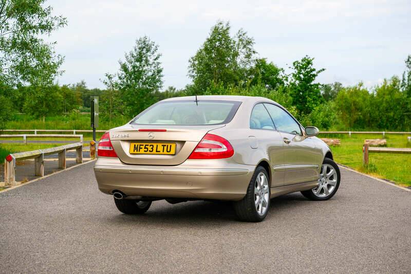 Bild 15/47 von Mercedes-Benz CLK 320 (2003)