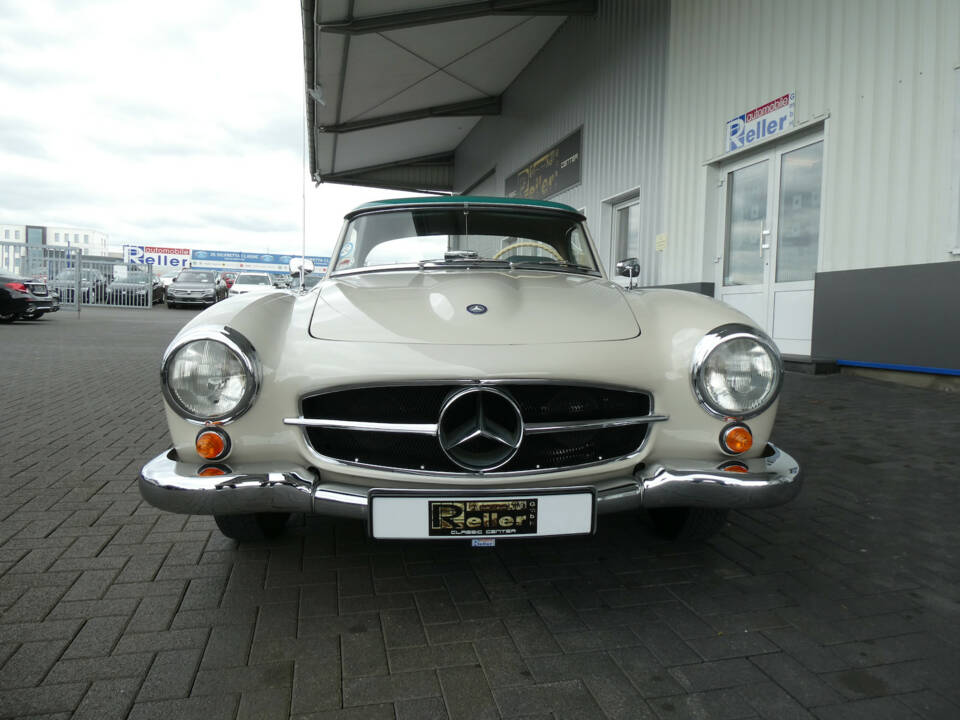 Image 2/29 of Mercedes-Benz 190 SL (1961)