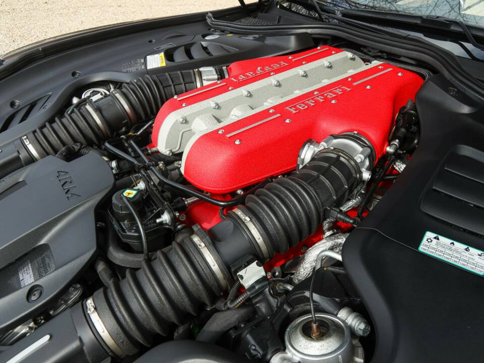 Immagine 43/50 di Ferrari GTC4Lusso (2018)