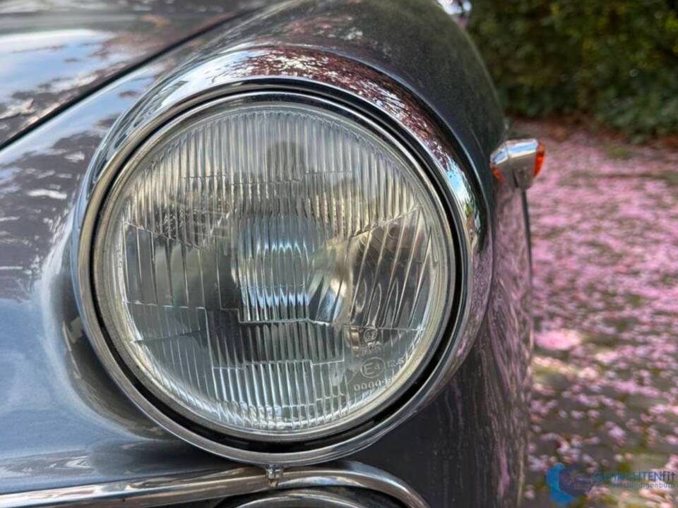 Bild 32/98 von Alfa Romeo 2000 Spider (1960)