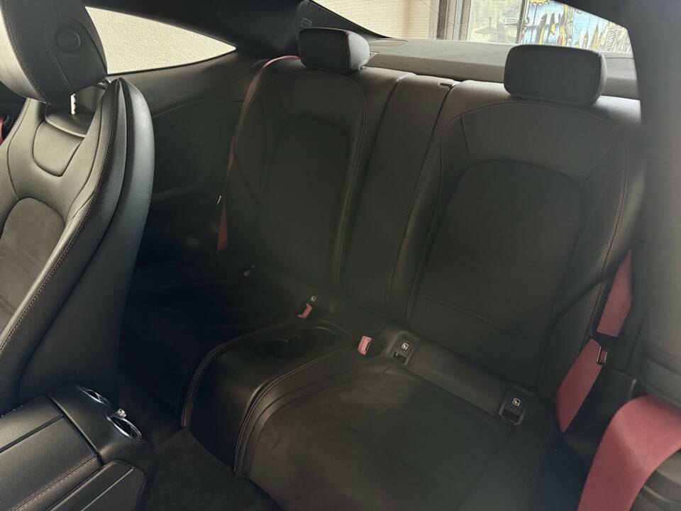 Image 25/31 of Mercedes-Benz C 43 AMG 4MATIC (2017)