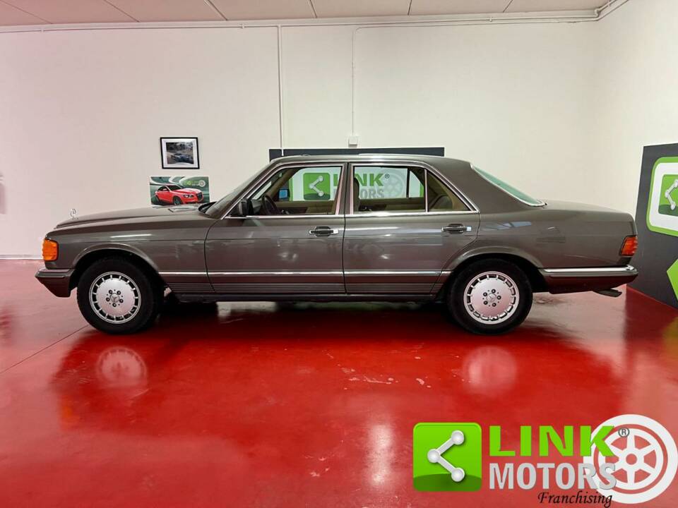 Imagen 3/10 de Mercedes-Benz 380 SE (1985)