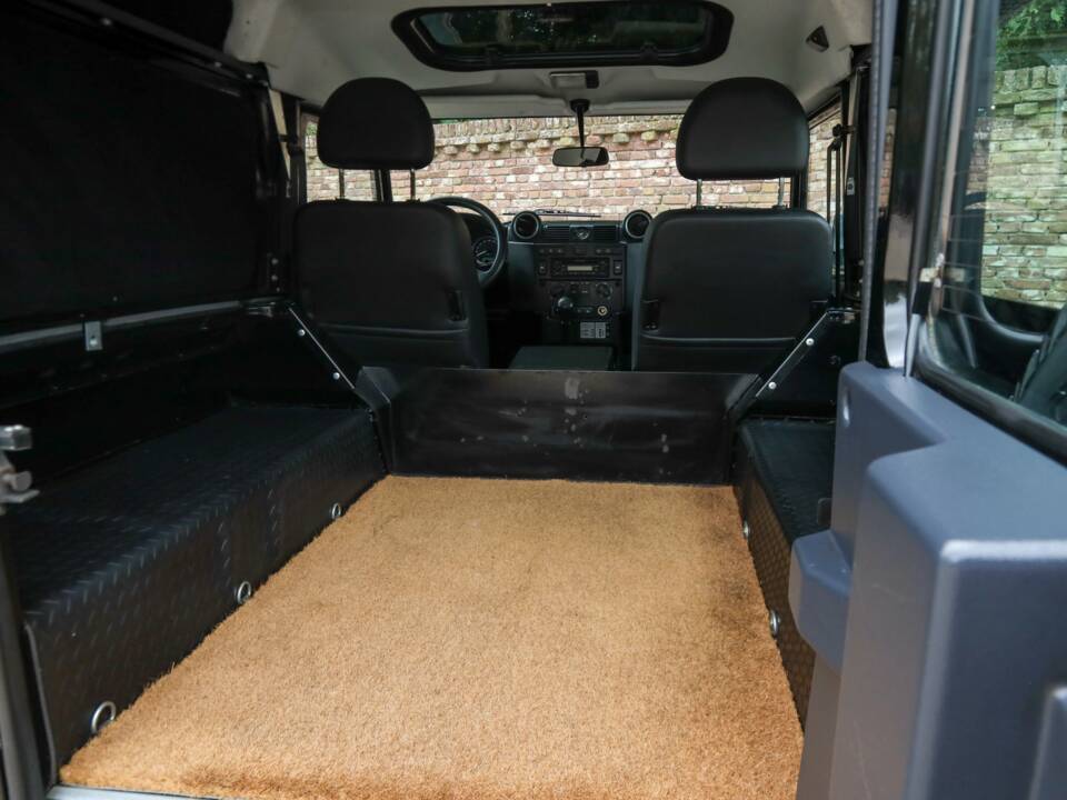 Obraz 18/50 pojazdu Land Rover Defender 90 (2013)