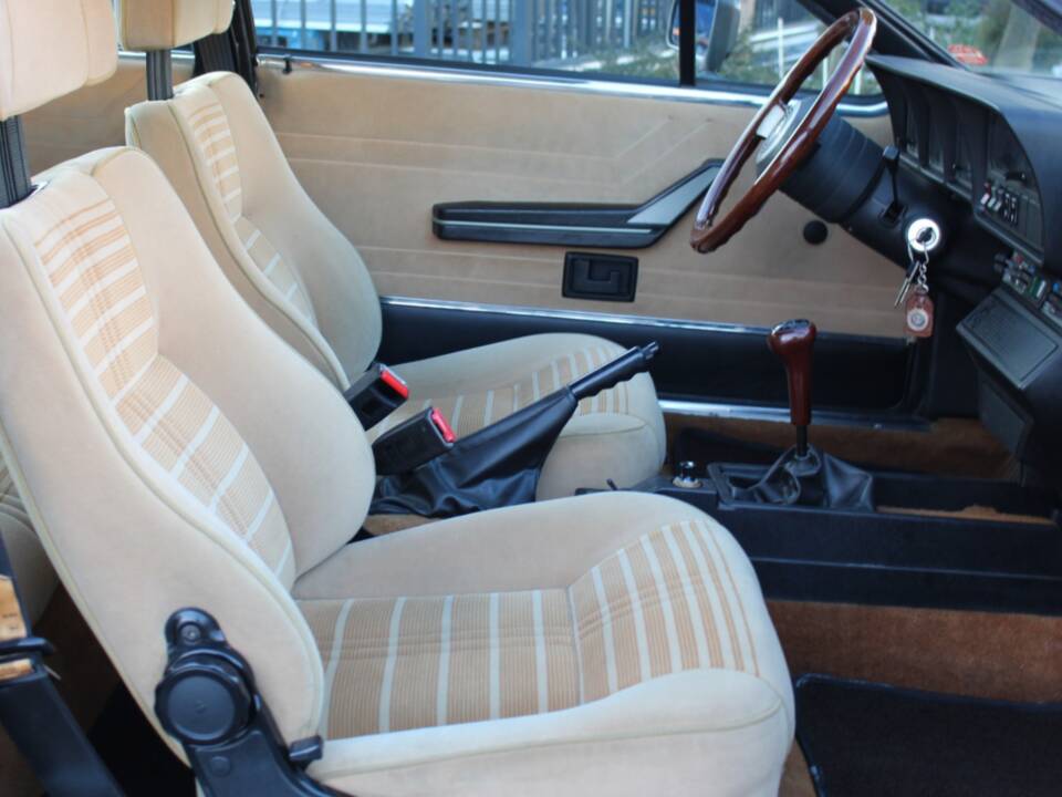 Image 3/21 of Alfa Romeo GTV 2.0 (1982)