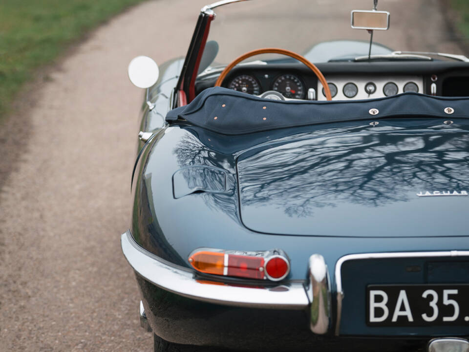 Image 10/21 of Jaguar E-Type 3.8 Flat Floor (1961)