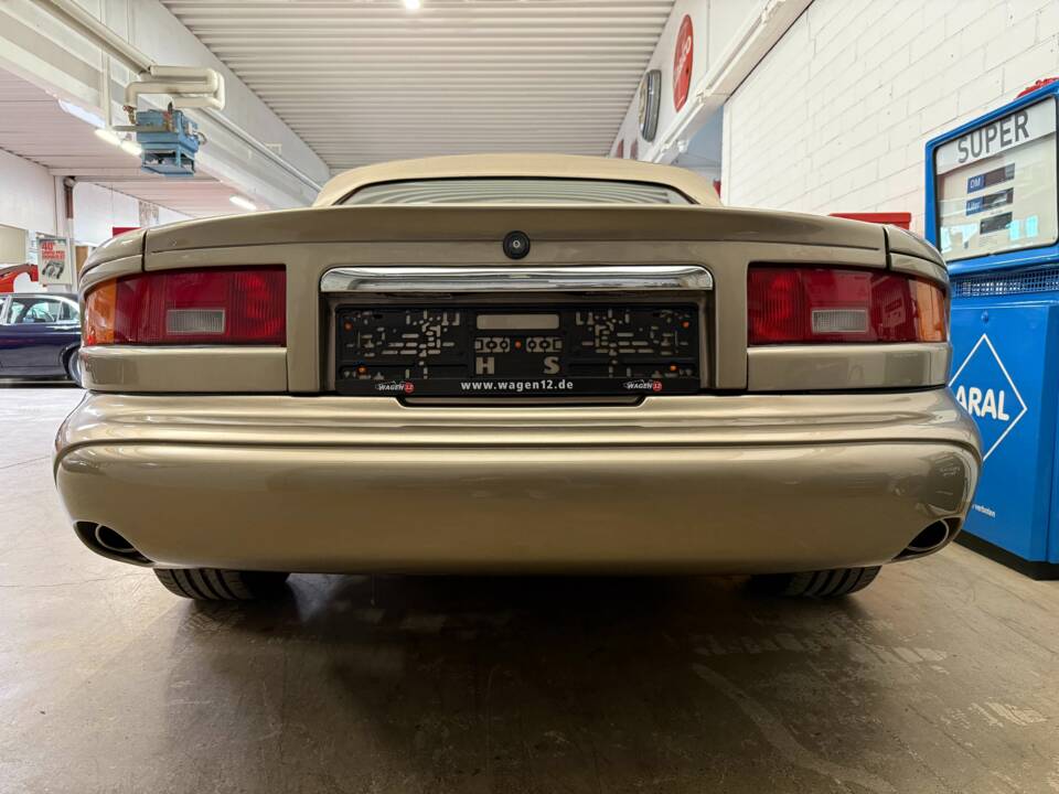 Immagine 15/17 di Aston Martin DB 7 Volante (1998)