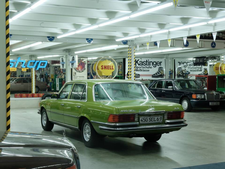 Image 9/50 de Mercedes-Benz 450 SEL 6,9 (1976)