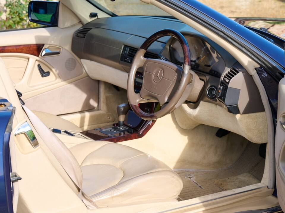 Image 4/50 of Mercedes-Benz SL 280 (1996)