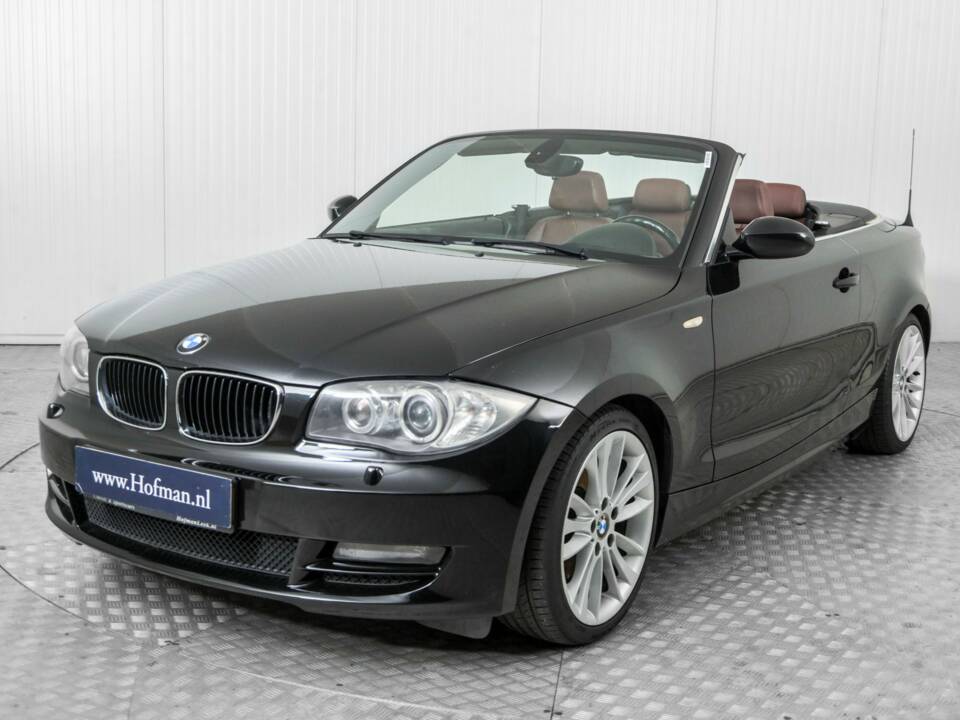 Image 18/50 de BMW 120i (2008)