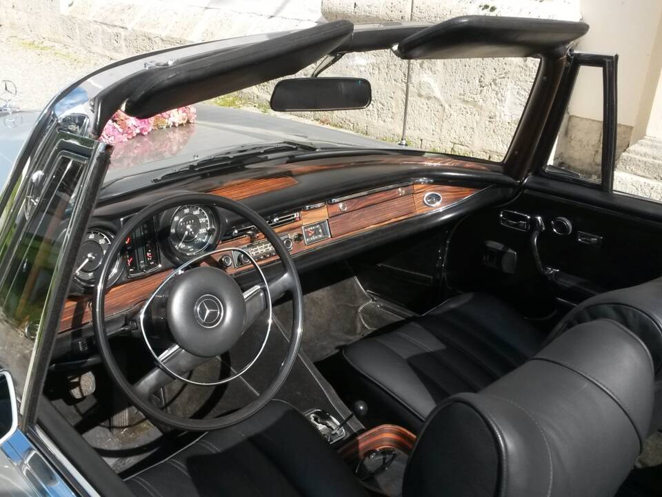 Bild 8/25 von Mercedes-Benz 280 SE (1968)