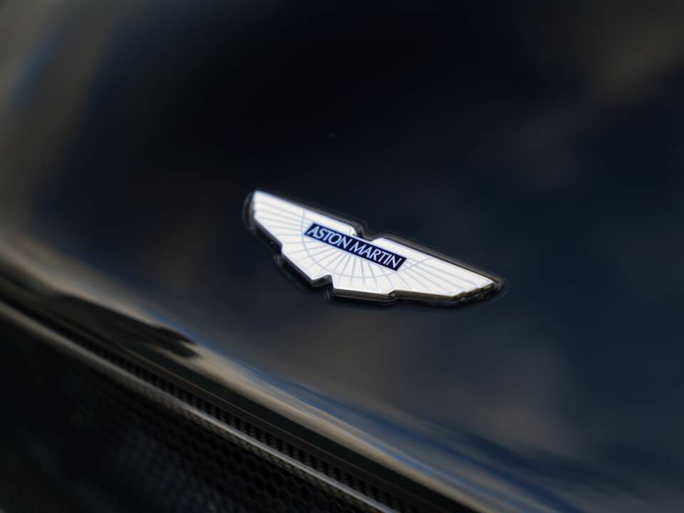 Image 32/50 of Aston Martin Vanquish S Volante (2018)