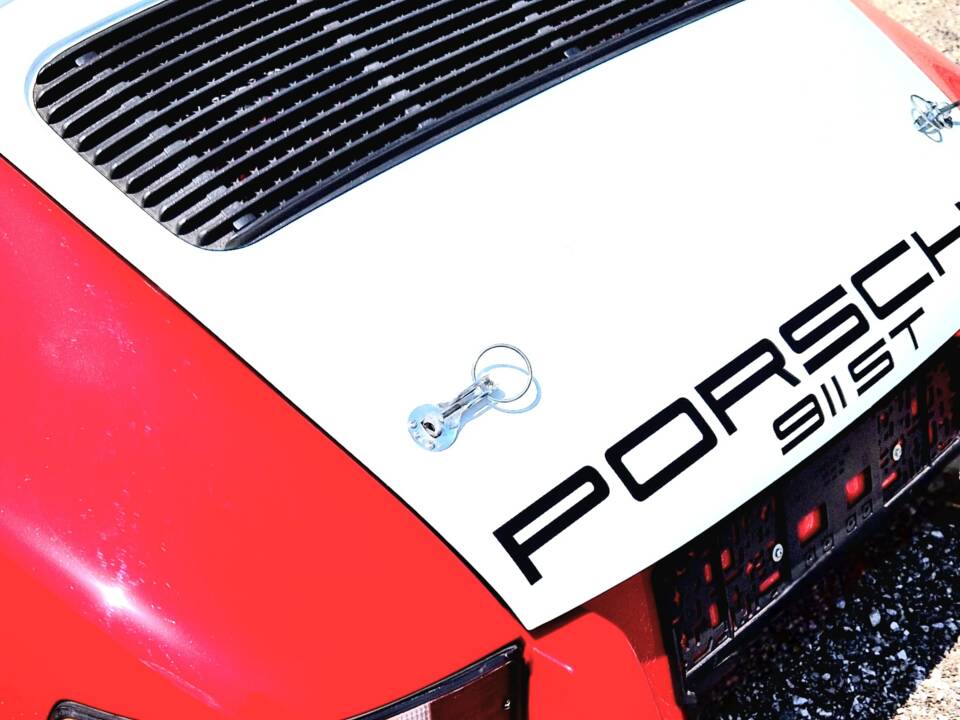 Image 10/31 of Porsche 911 ST 2.2 (1969)