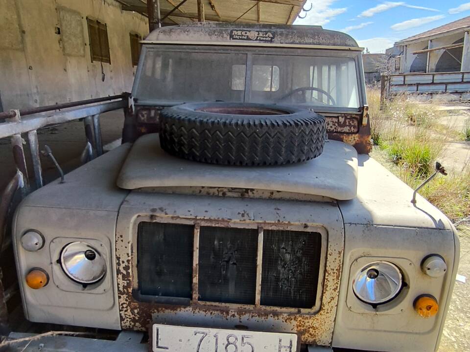 Afbeelding 1/4 van Land Rover 109 (1980)