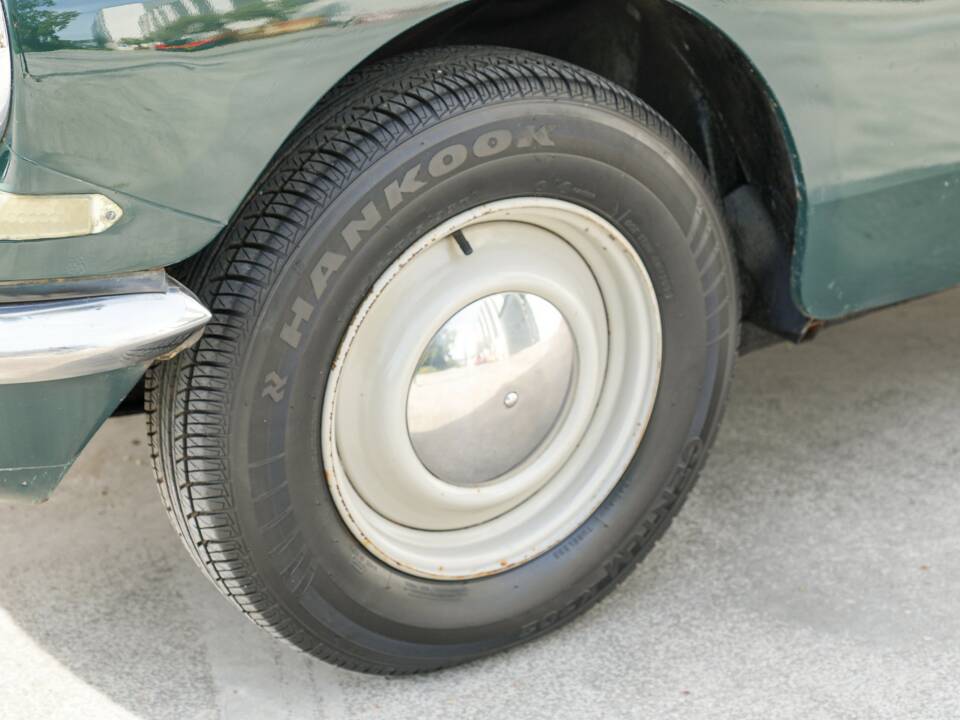 Image 43/43 of Citroën ID 19 Break (1967)