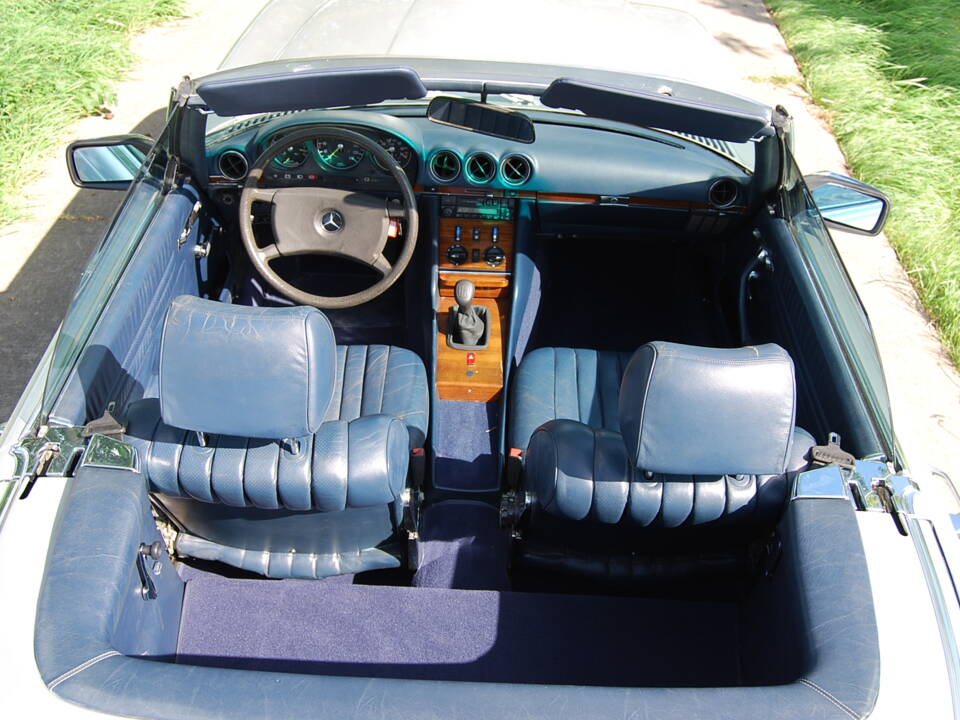 Image 61/96 of Mercedes-Benz 280 SL (1982)