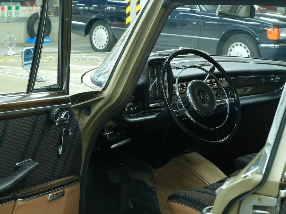 Image 20/50 of Mercedes-Benz 300 SE (1964)