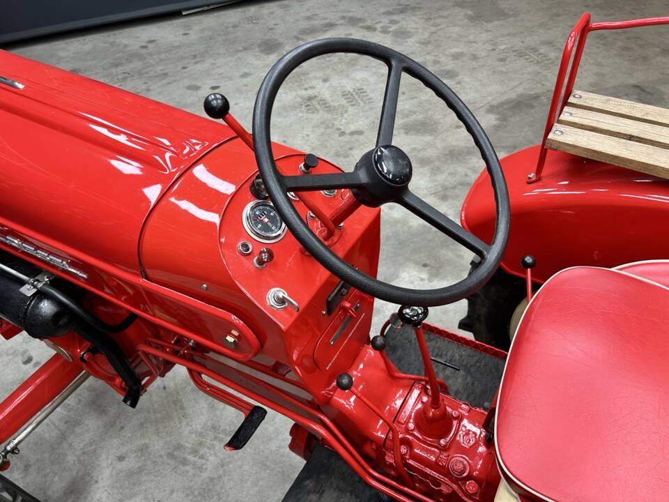 Image 19/50 of Porsche-Diesel Junior K (1961)