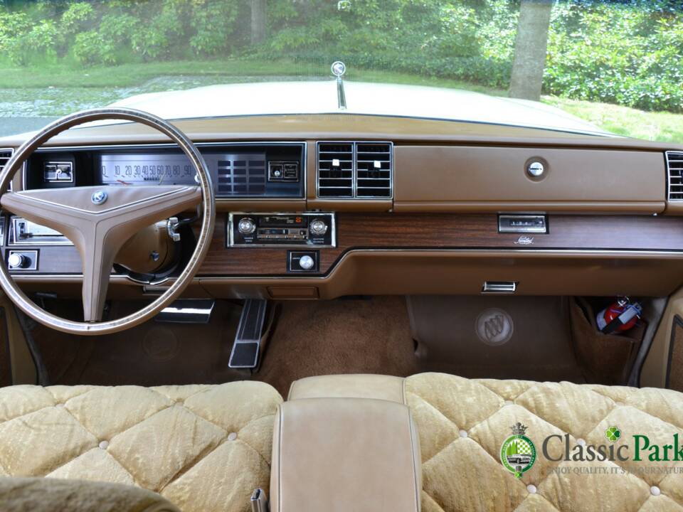 Immagine 35/50 di Buick Electra 225 Hardtop (1976)