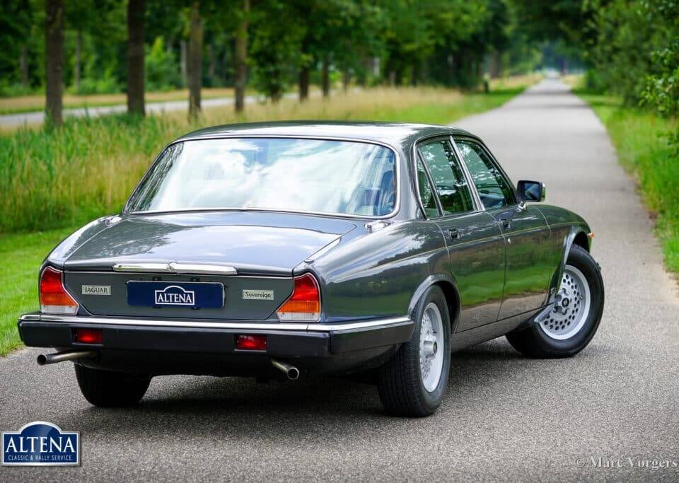 Image 48/57 de Jaguar XJ 12 (1986)