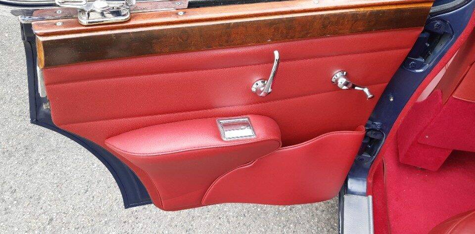 Image 41/49 of Jaguar Mk II 3.8 (1963)