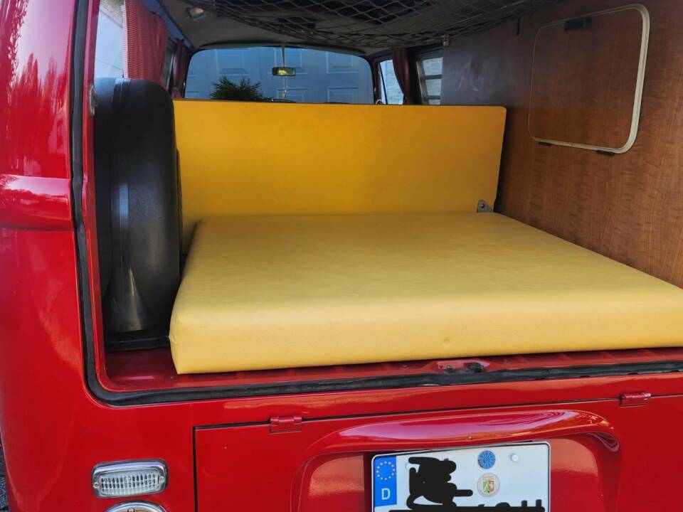 Image 7/12 of Volkswagen T2a Kleinbus (1969)