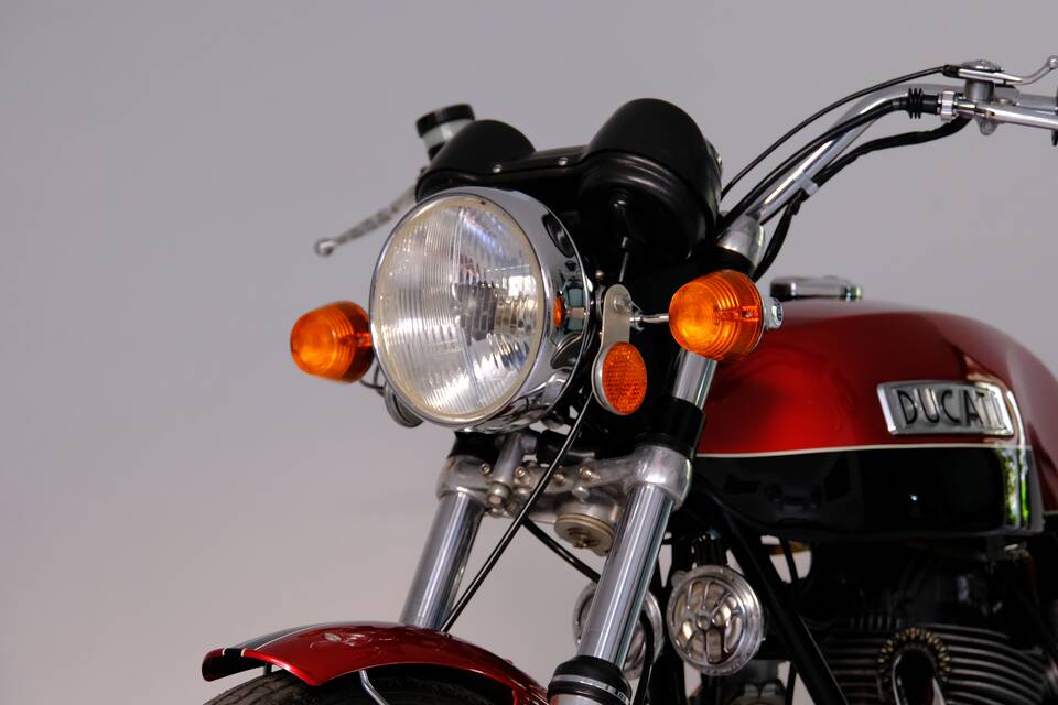 Immagine 34/96 di Ducati 750 GT (1974)