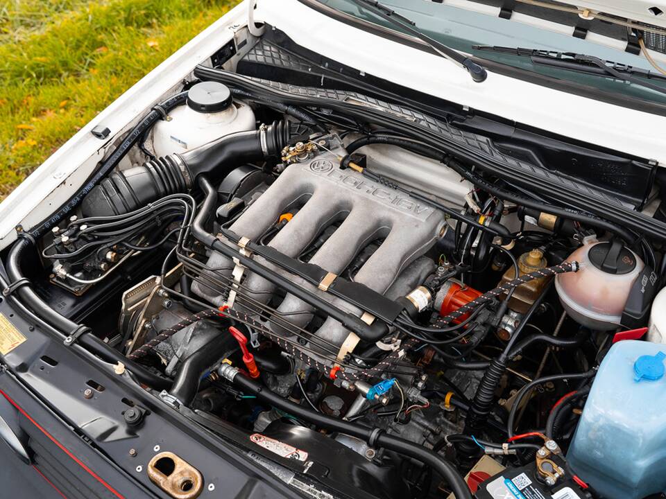 Image 46/48 de Volkswagen Golf Mk II GTi 16V 1.8 (1990)