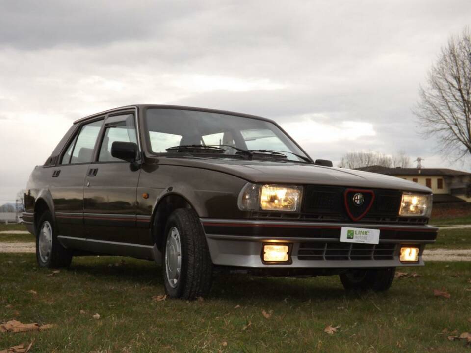 Imagen 1/50 de Alfa Romeo Giulietta 1.6 (1984)