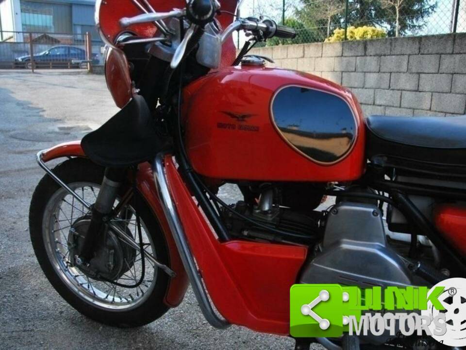 Image 10/10 of Moto Guzzi DUMMY (1972)