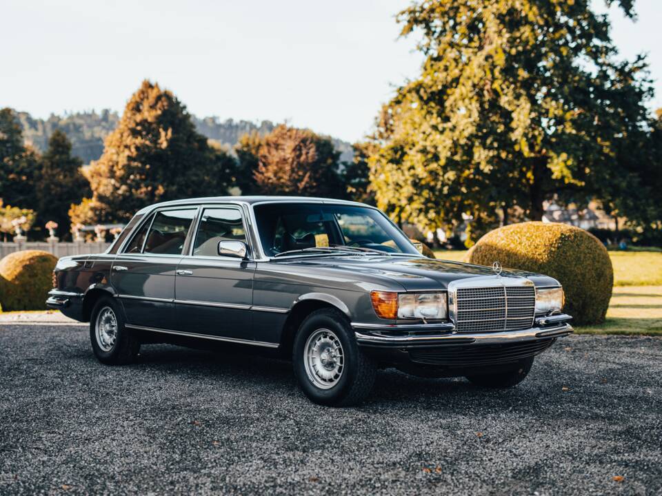 Afbeelding 4/16 van Mercedes-Benz 450 SEL 6,9 (1976)