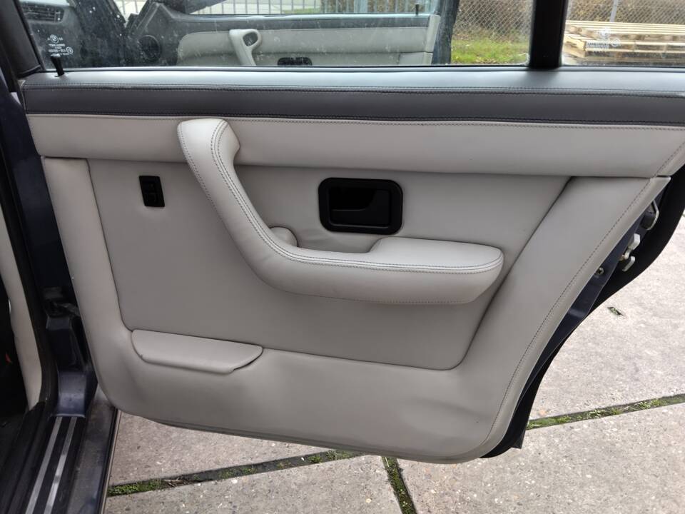 Bild 103/113 von BMW 735i (1986)