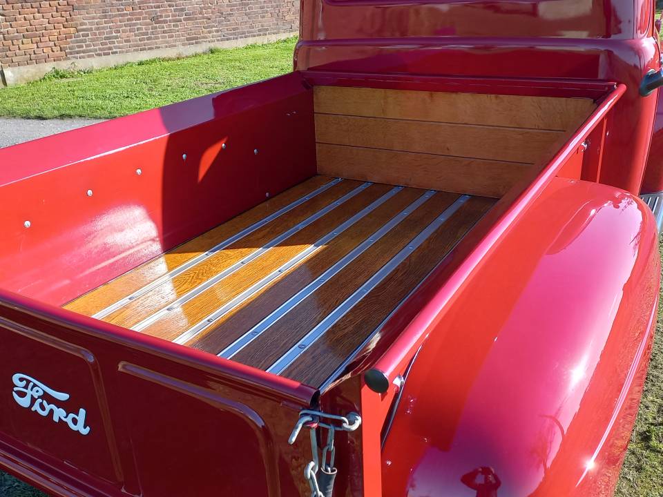 Image 8/16 of Ford F-1 Stepside (1952)