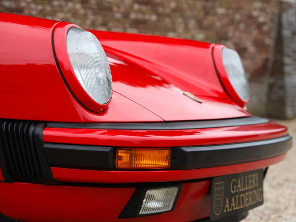 Image 40/50 of Porsche 911 Carrera 3.2 (1988)