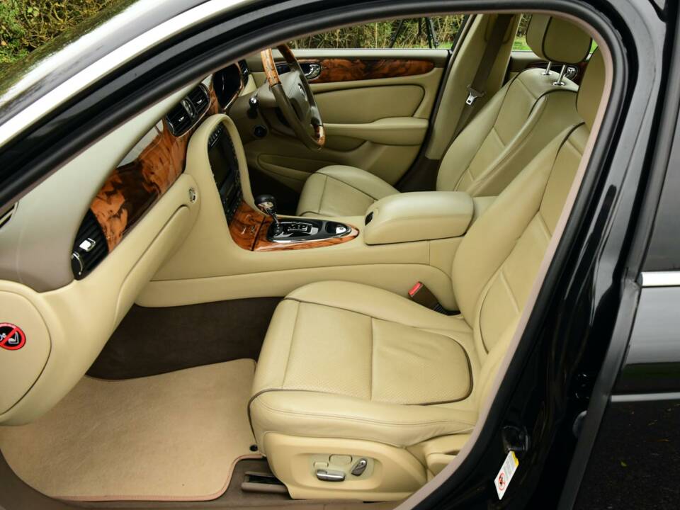 Image 50/50 of Jaguar XJ 8 4.2 (2008)