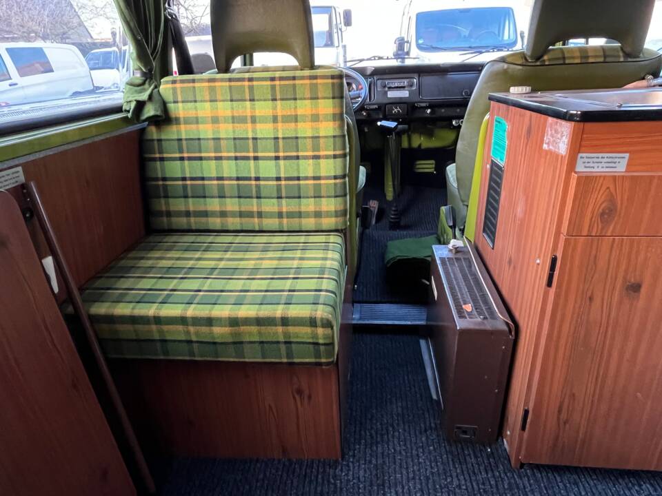Image 25/57 of Volkswagen T2b Westfalia (1978)