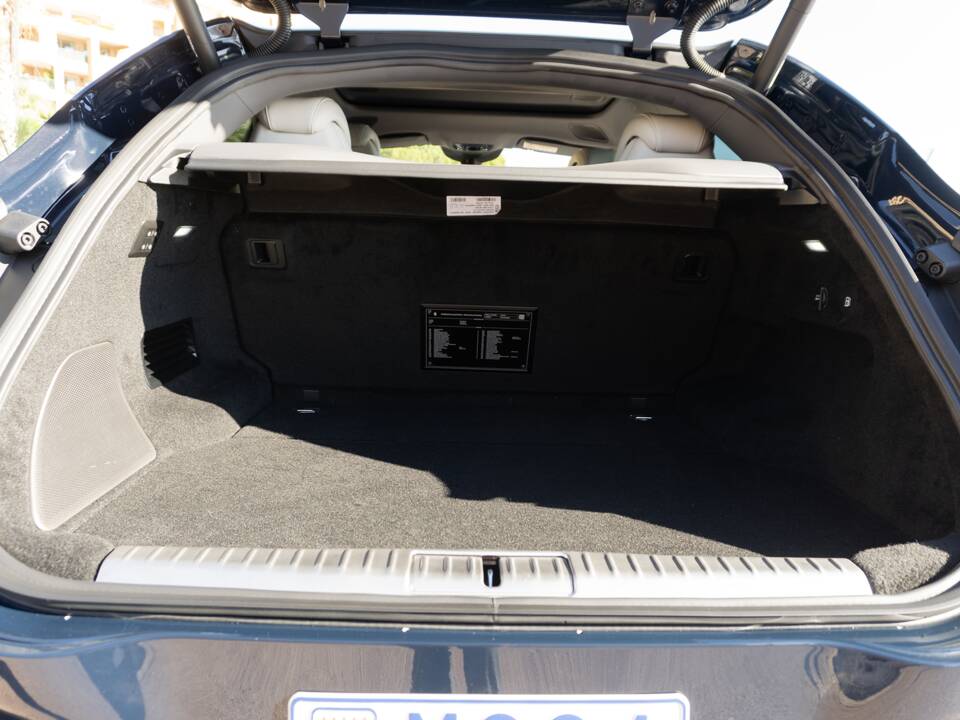 Image 7/21 of Ferrari Purosangue V12 (2025)