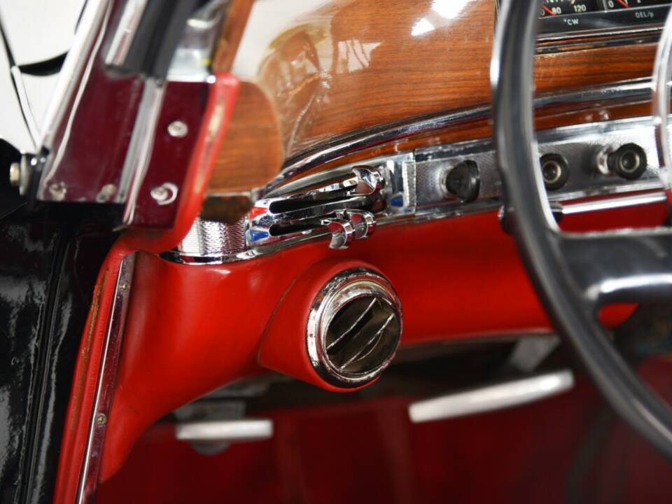 Bild 30/38 von Mercedes-Benz 220 SE (1960)