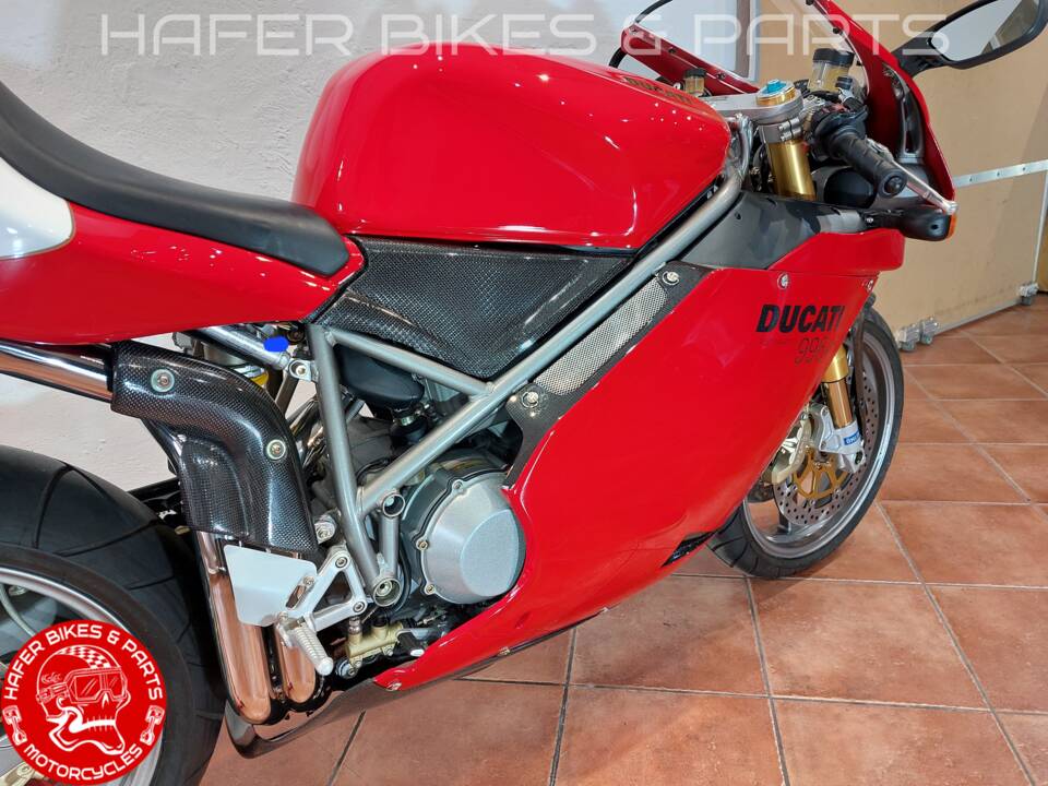Immagine 13/21 di Ducati DUMMY (2001)