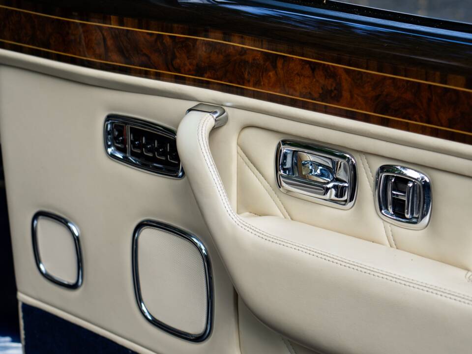 Bild 45/50 von Rolls-Royce Corniche V (2001)