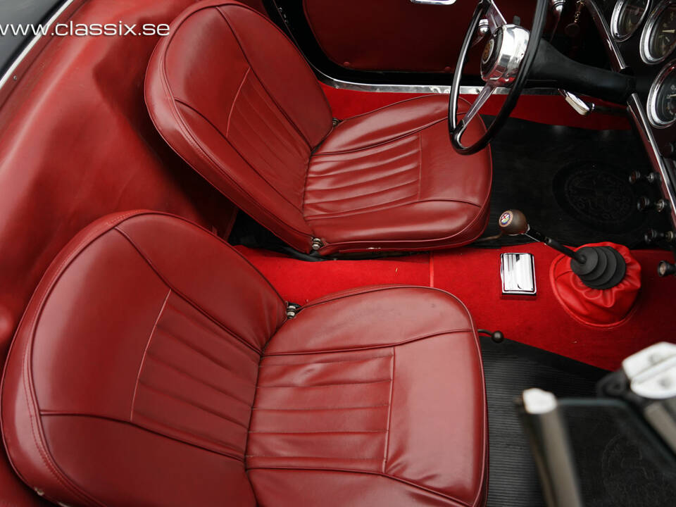 Image 7/20 of Alfa Romeo Giulia 1600 Spider (1964)