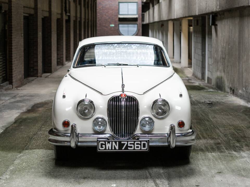 Image 6/43 de Jaguar Mk II 3.4 (1966)