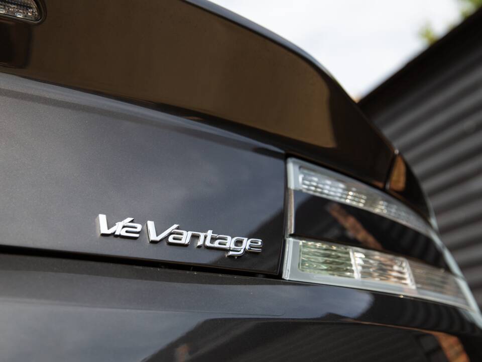 Bild 11/84 von Aston Martin V12 Vantage (2010)