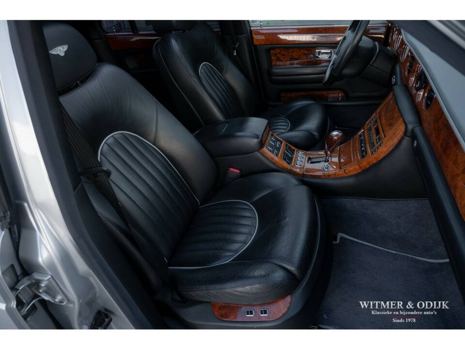 Immagine 6/26 di Bentley Arnage Red Label (2001)