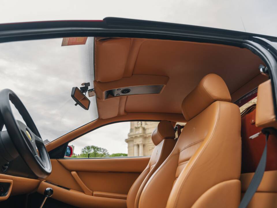 Image 39/46 of Ferrari 512 TR (1994)