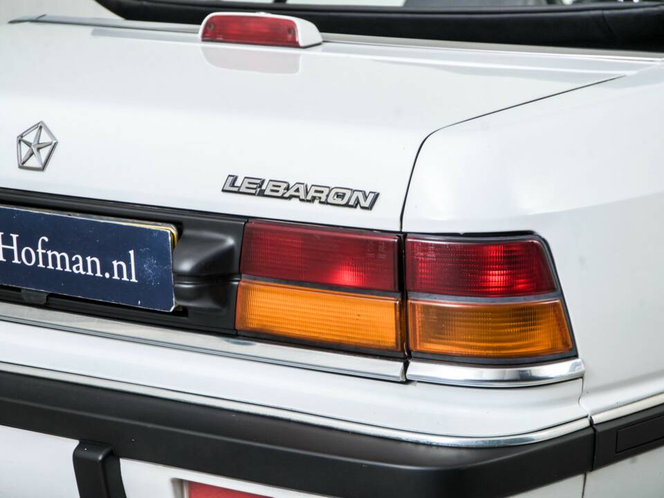 Bild 30/50 von Chrysler Le Baron 2.5 Turbo (1988)